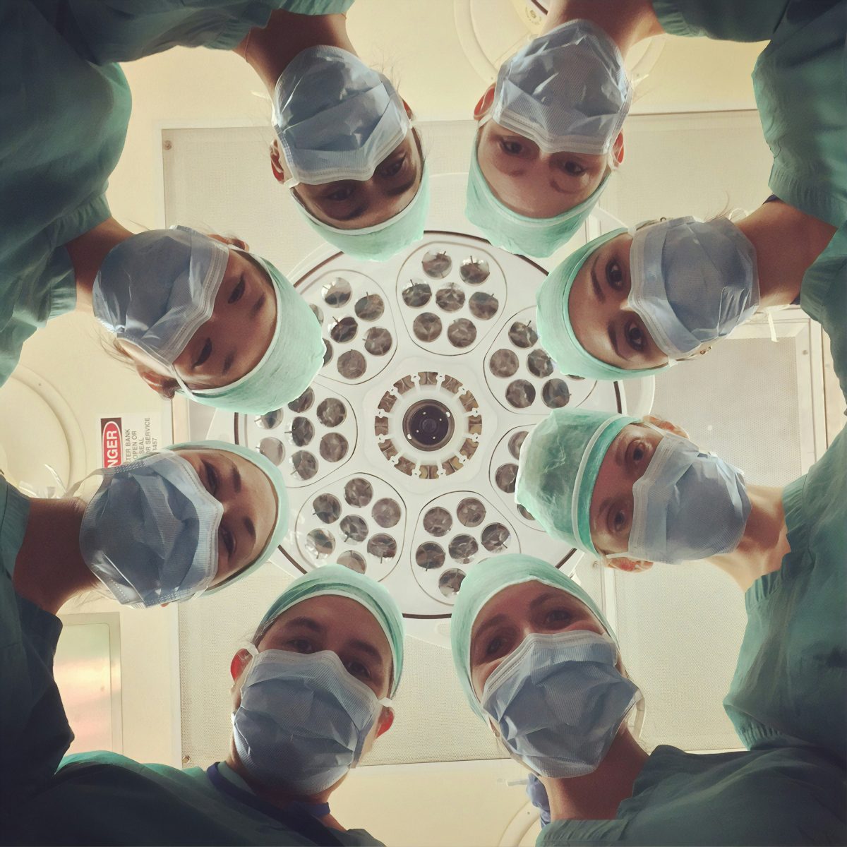 national-cancer-institute-701-fjcjlaq-unsplash